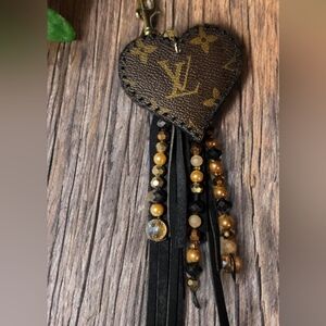 AUTHENTIC LUXURY LEATHER KEYCHAIN/PURSE CHARM